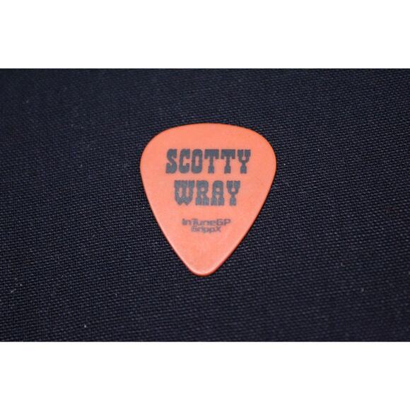 Miranda Lambert Scotty Wray 2011 Guitar Pick - Picture 2 of 2